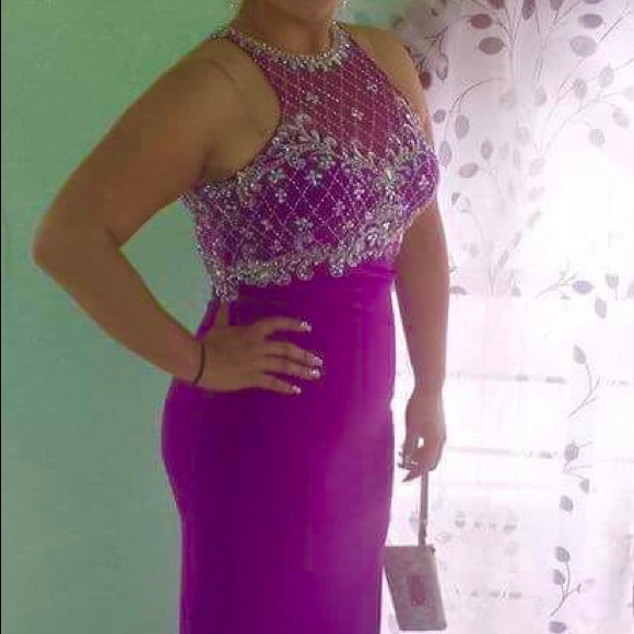 Prom dress - Picture 1 of 2